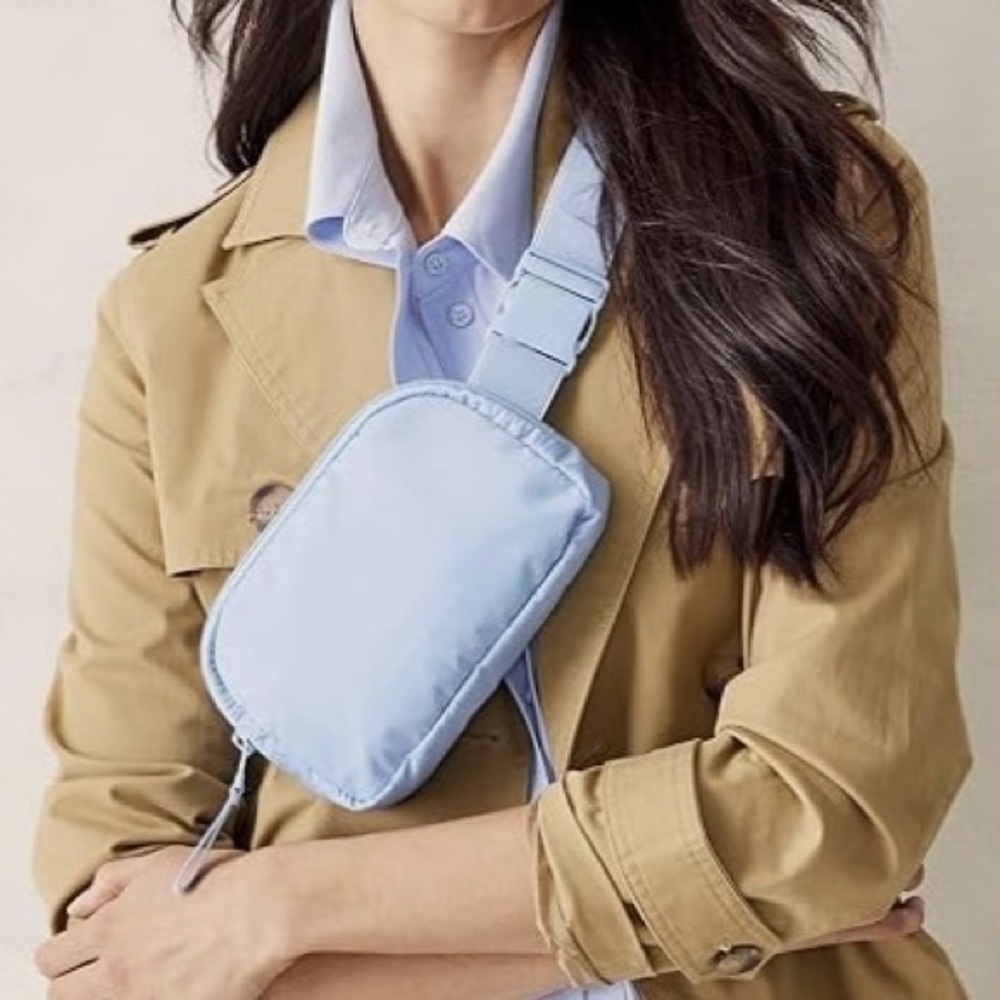 NWT Vera Bradley Placid Blue Ripstock Woodward Belt Bag Purse